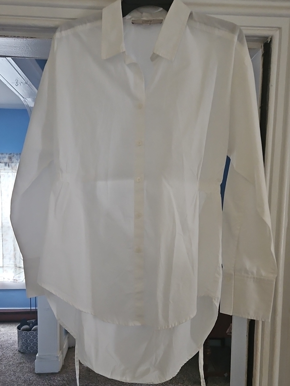 LOFT White Button-Front Tunic Blouse With Cut Out Back